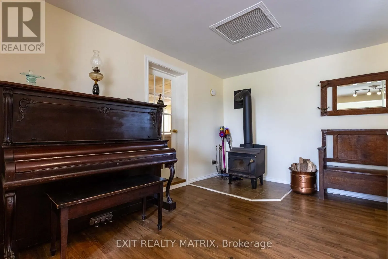 1467 WADE ROAD