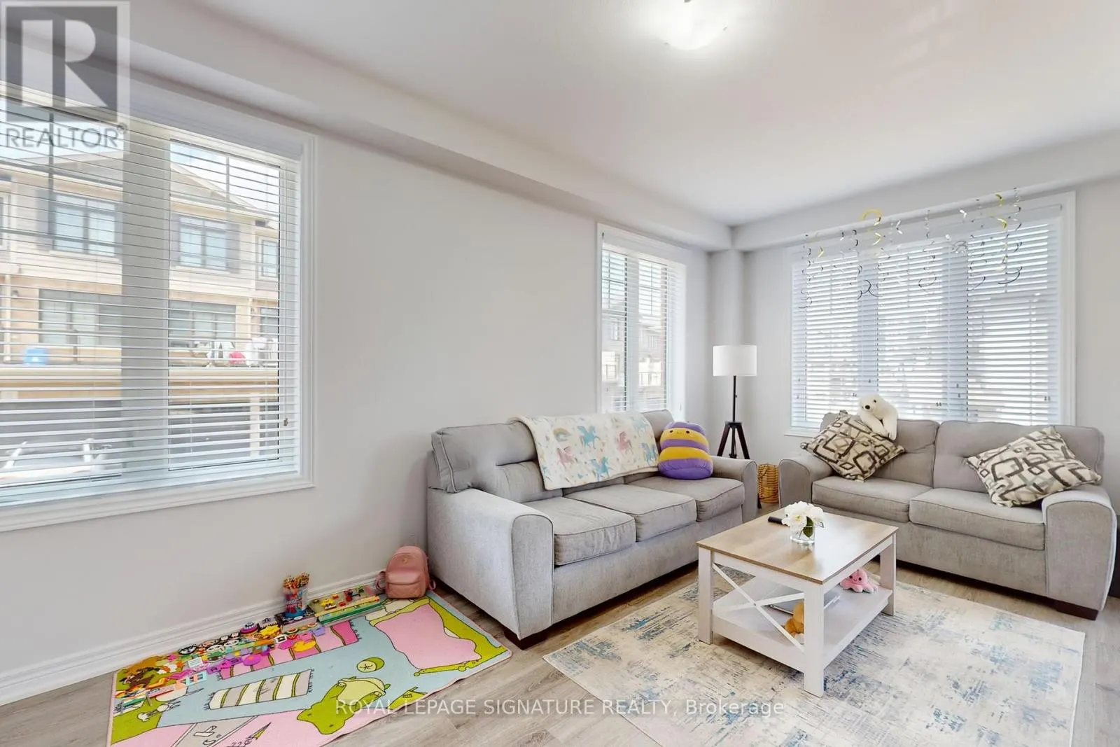 37 - 10 BIRMINGHAM DRIVE