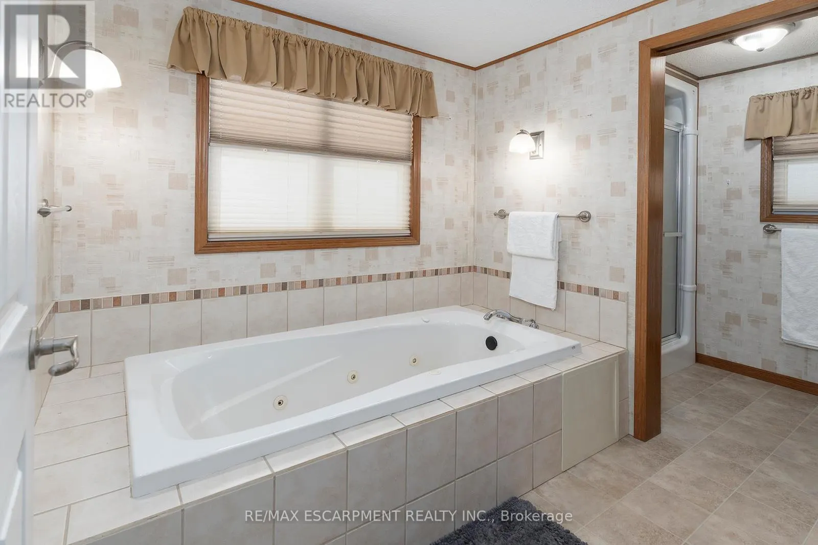 1161 4TH CON ROAD W