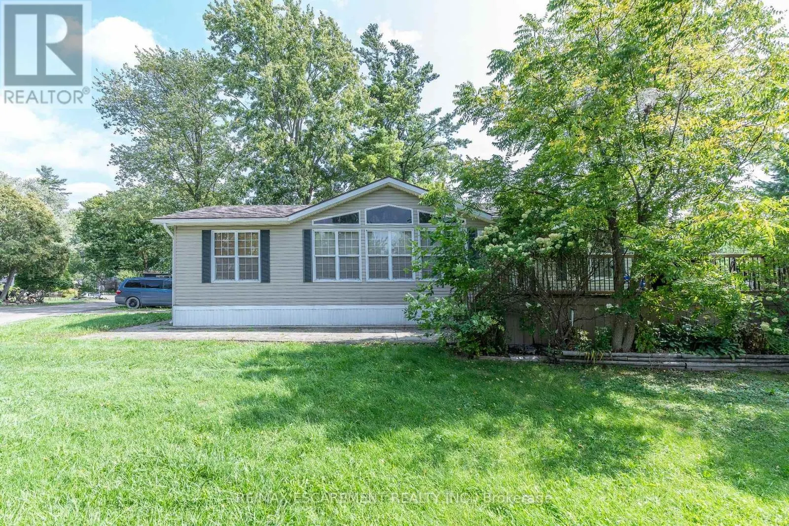 1161 4TH CON ROAD W