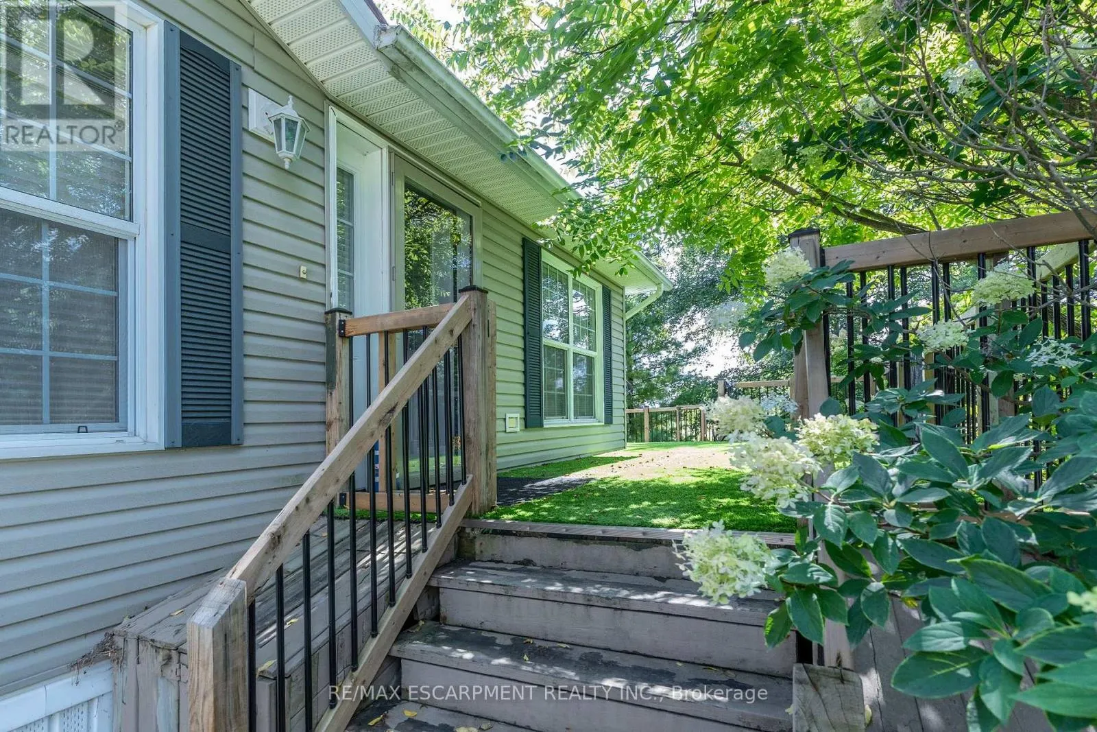 1161 4TH CON ROAD W