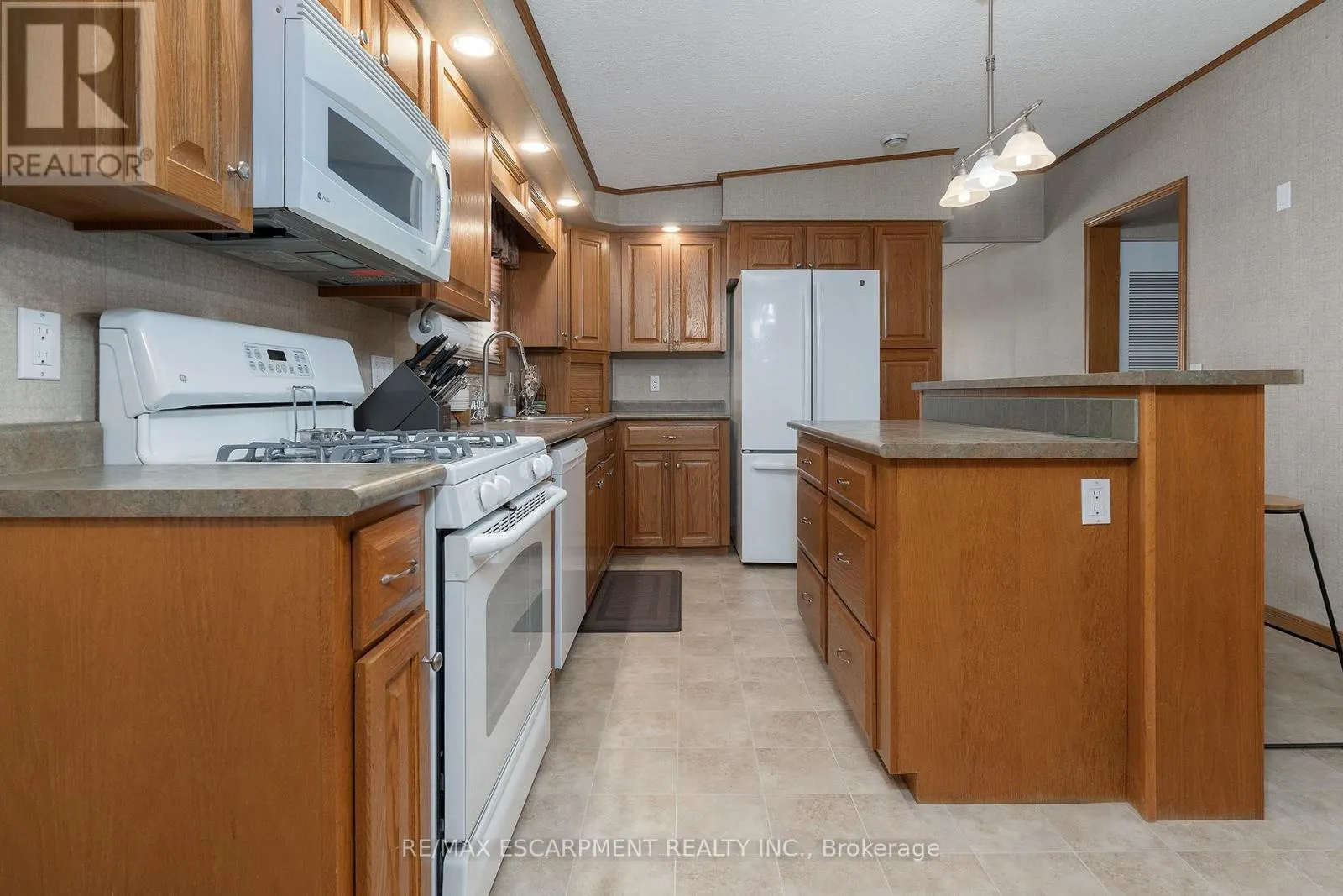 1161 4TH CON ROAD W