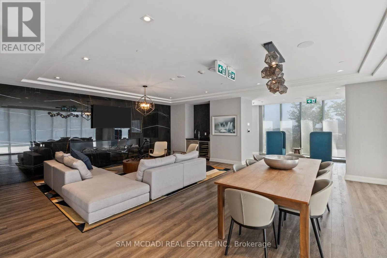 1305 - 212 KING WILLIAM STREET