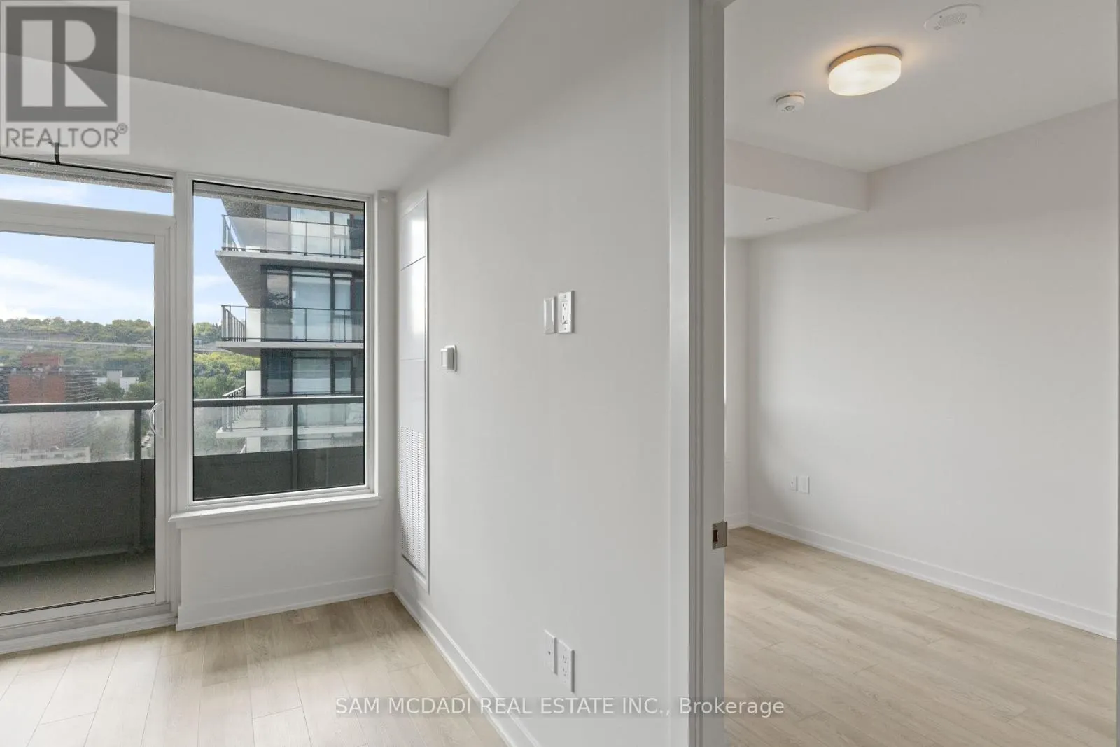 1305 - 212 KING WILLIAM STREET