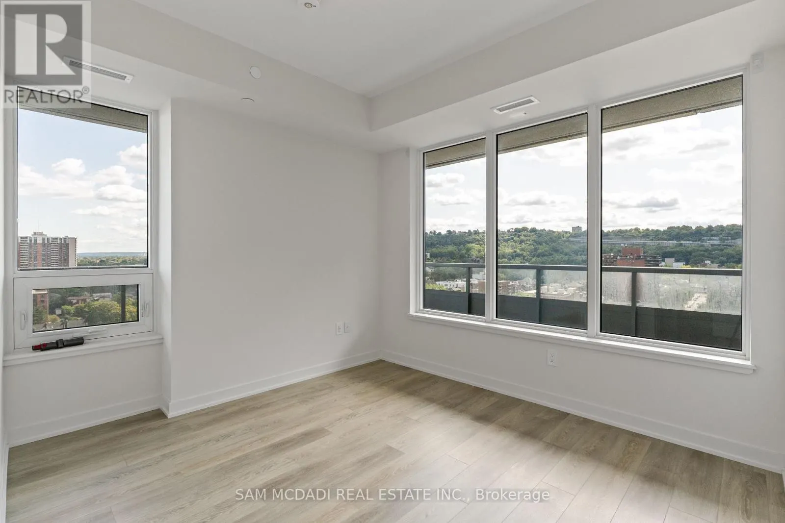 1305 - 212 KING WILLIAM STREET
