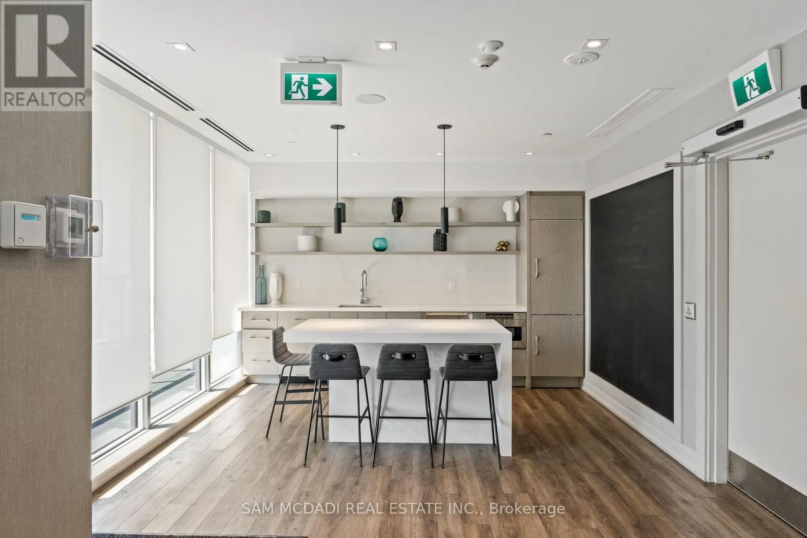 1305 - 212 KING WILLIAM STREET