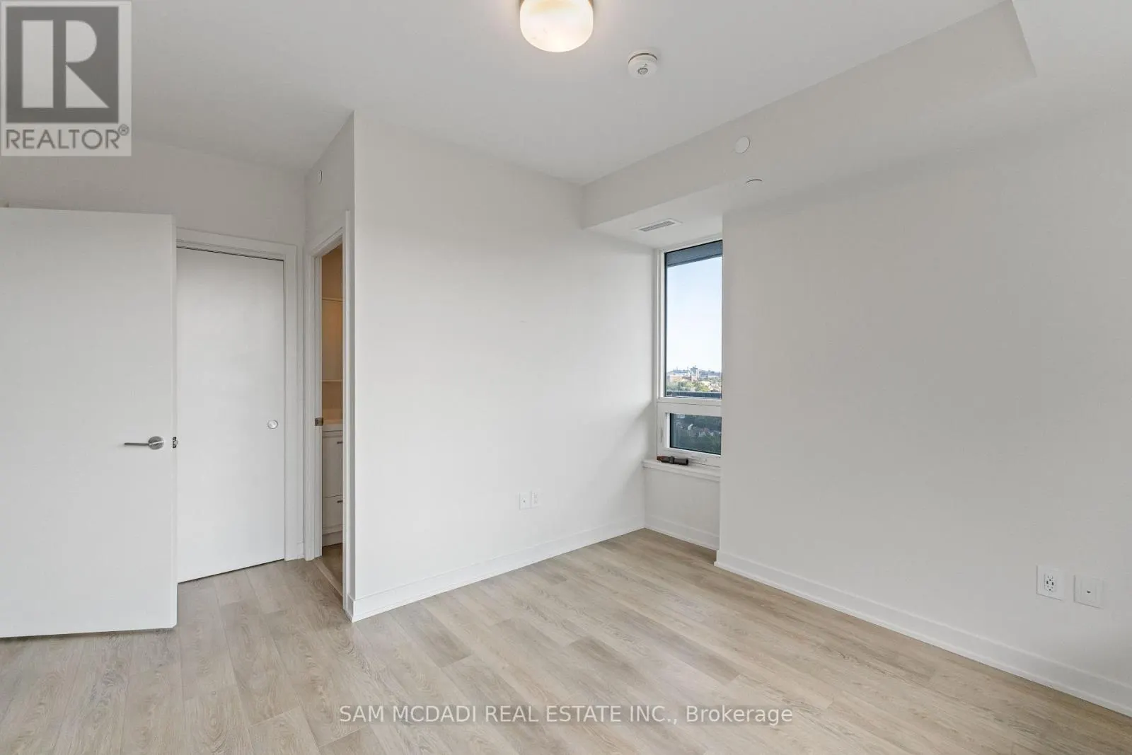 1305 - 212 KING WILLIAM STREET