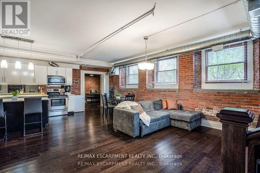 104 - 200 STINSON STREET
