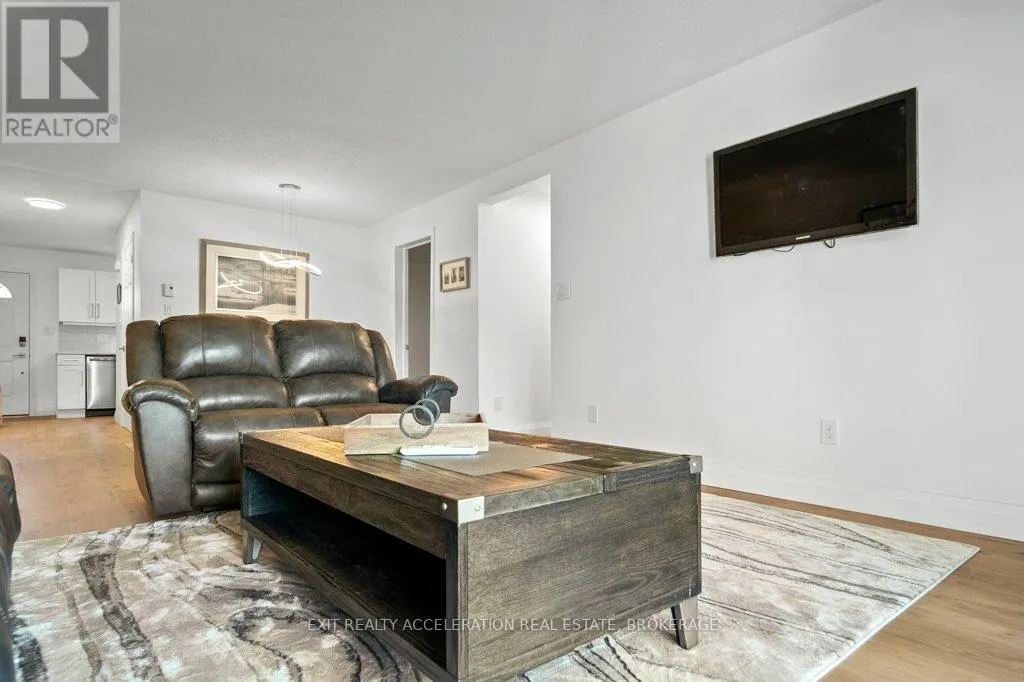 2 - 73 LYWOOD STREET, #2