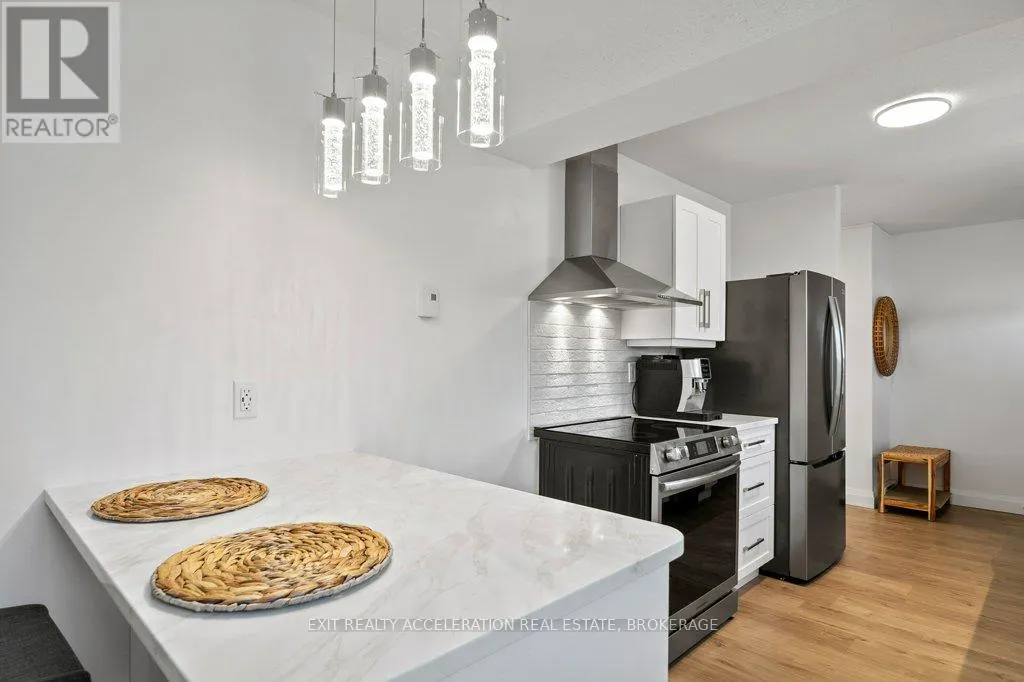 2 - 73 LYWOOD STREET, #2