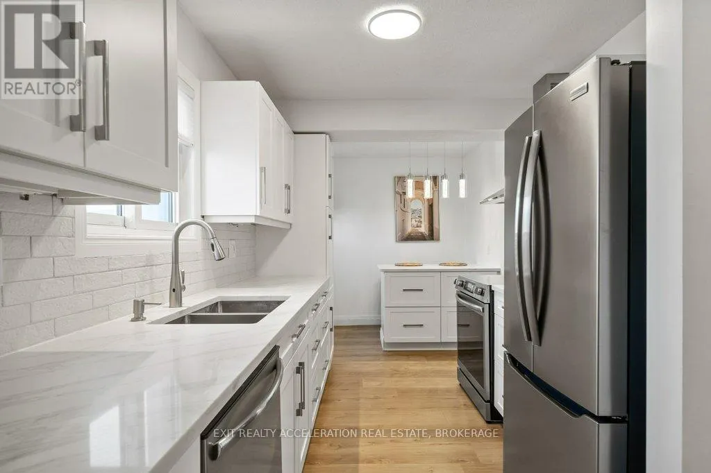 2 - 73 LYWOOD STREET, #2