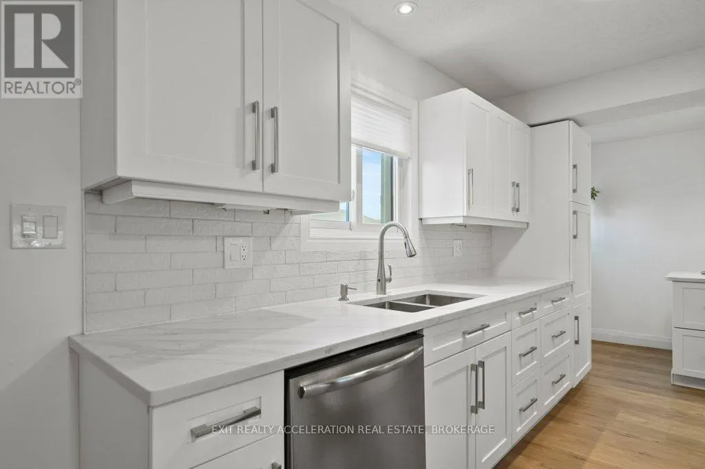 2 - 73 LYWOOD STREET, #2