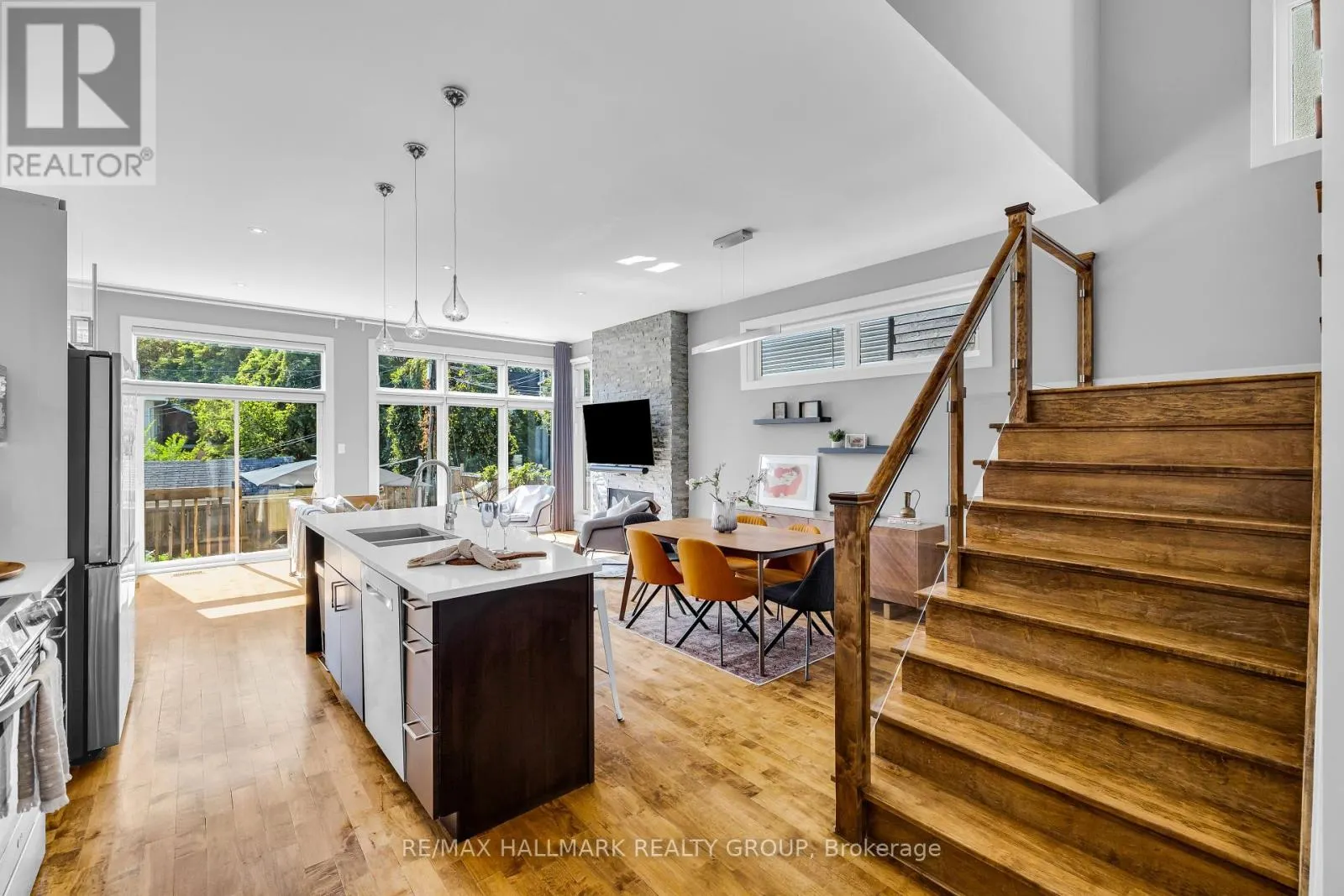 42B YOUNG STREET