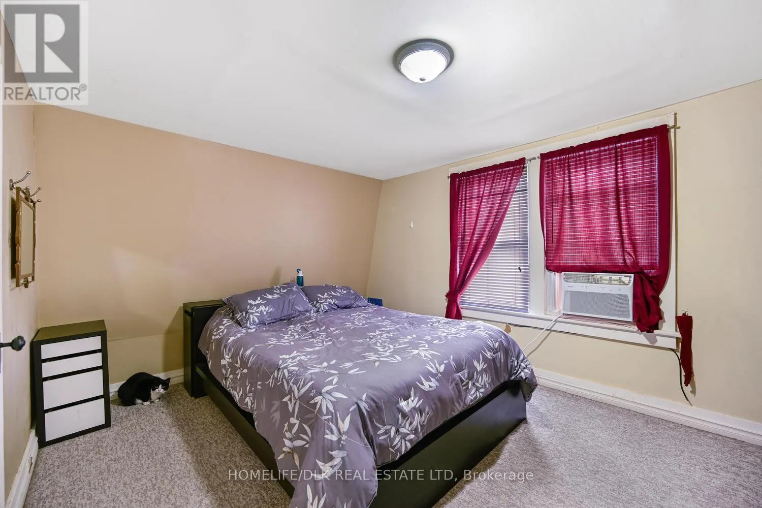182 PEARL STREET W