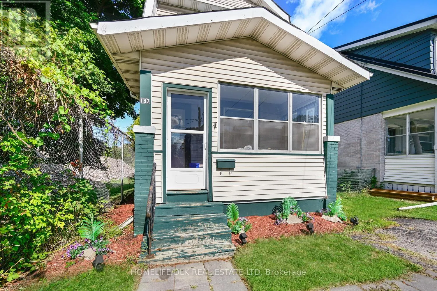 182 PEARL STREET W