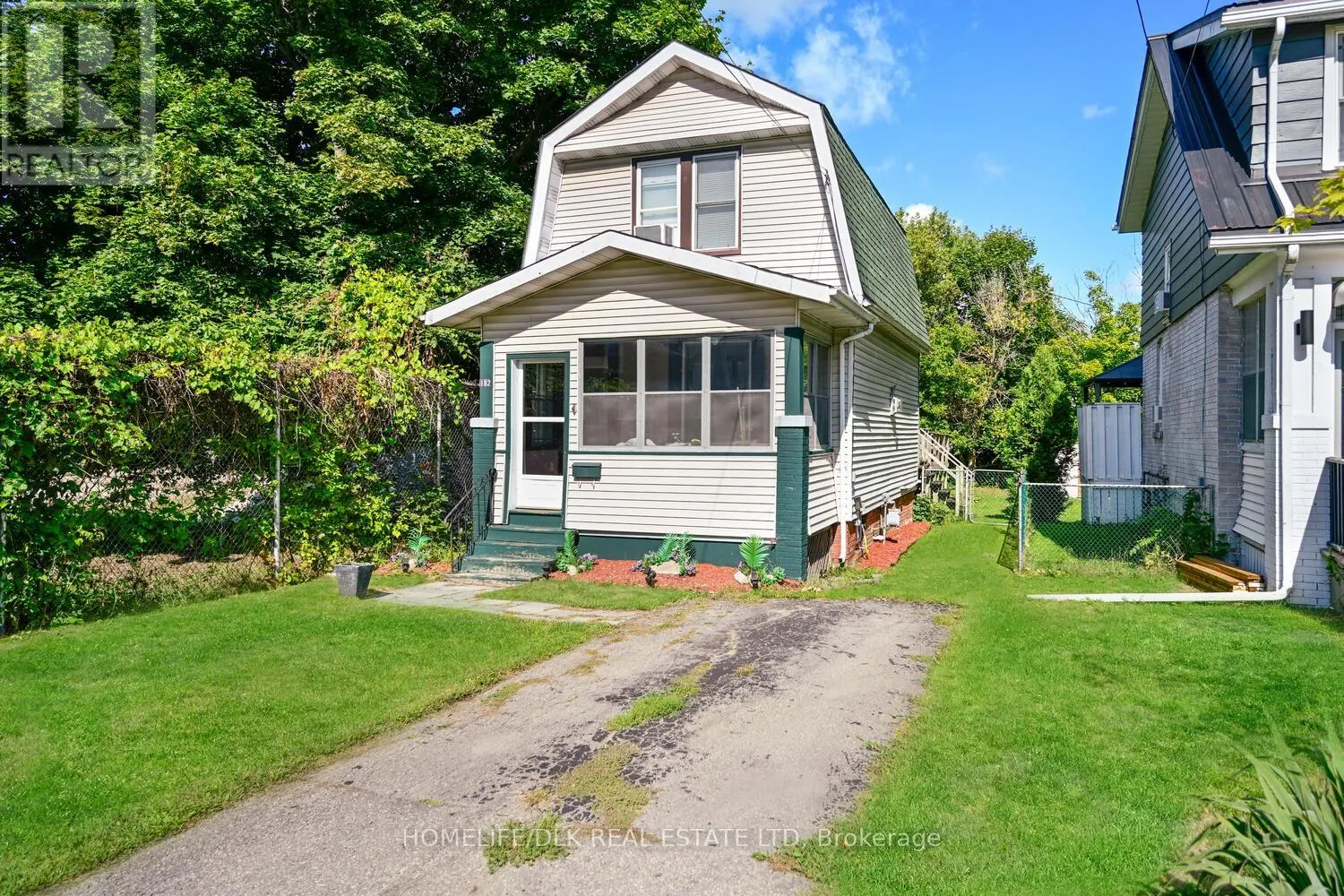 182 PEARL STREET W