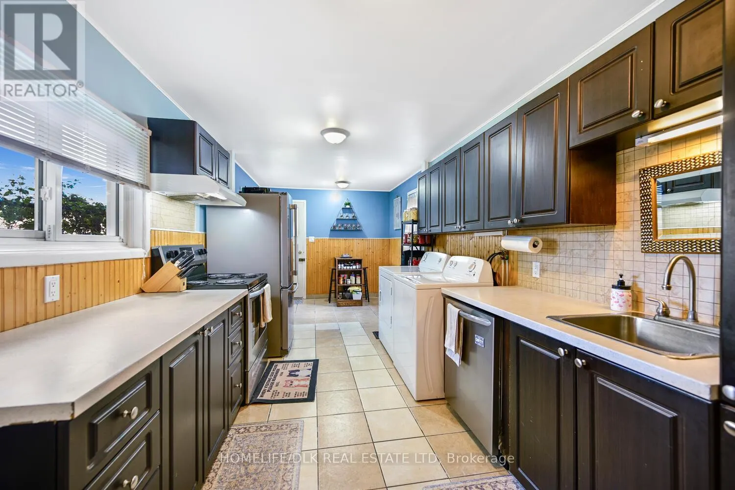 182 PEARL STREET W
