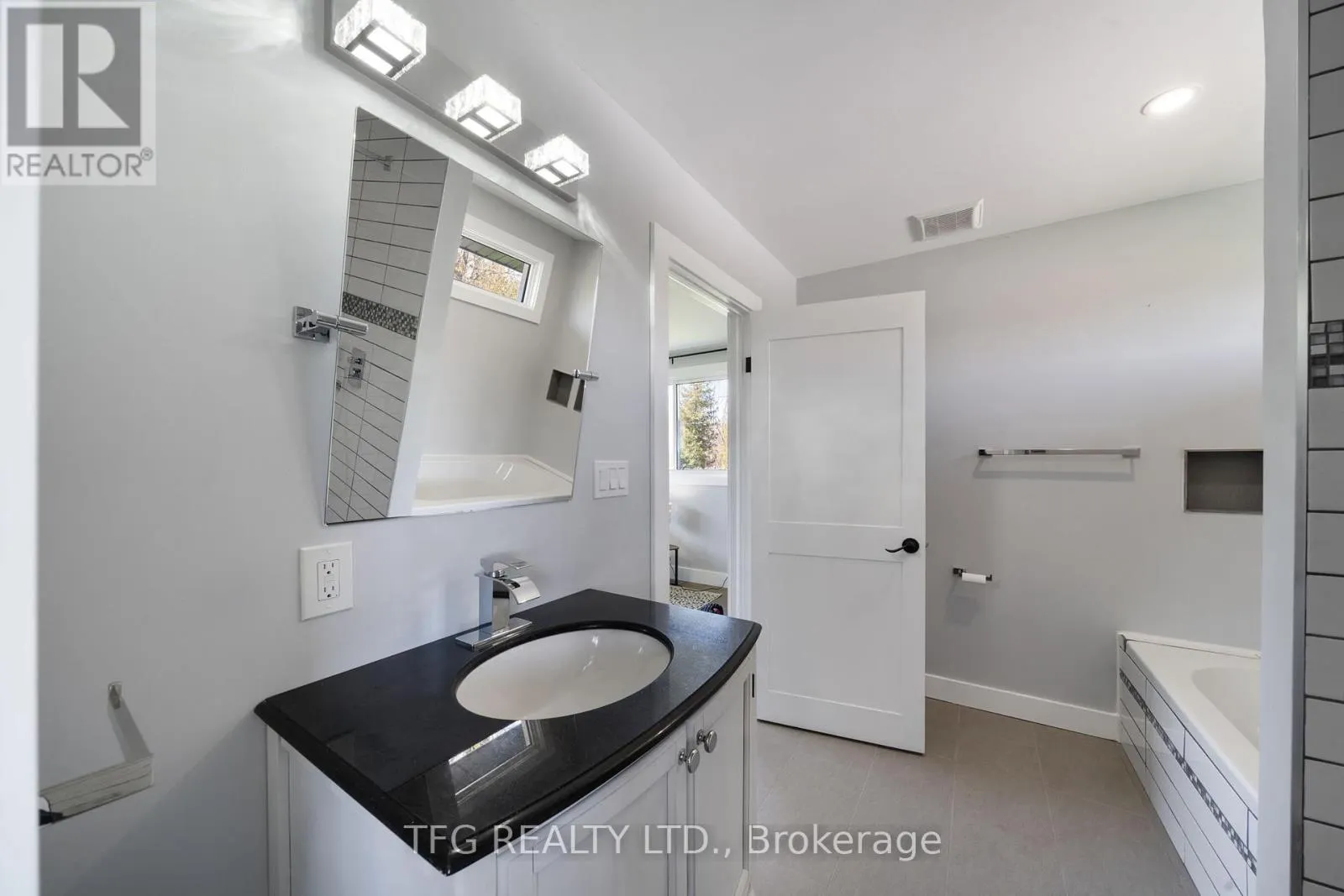 27 GREENWAY CIRCLE