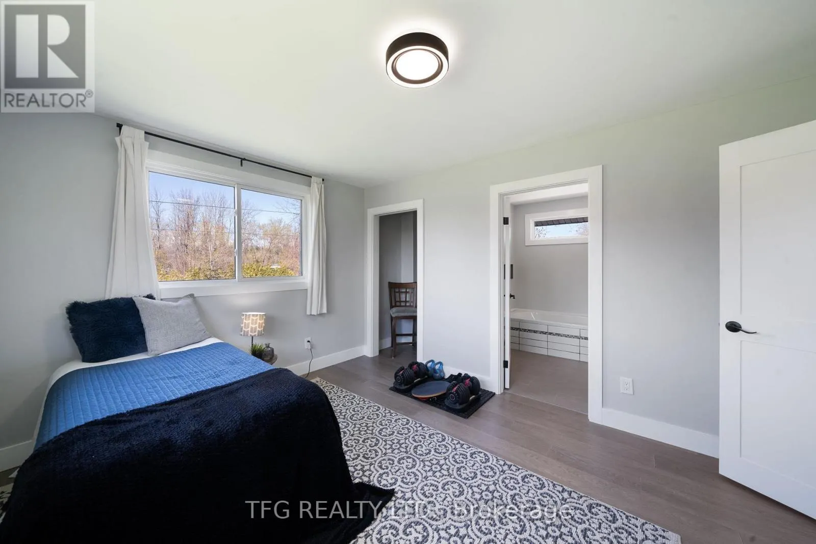 27 GREENWAY CIRCLE