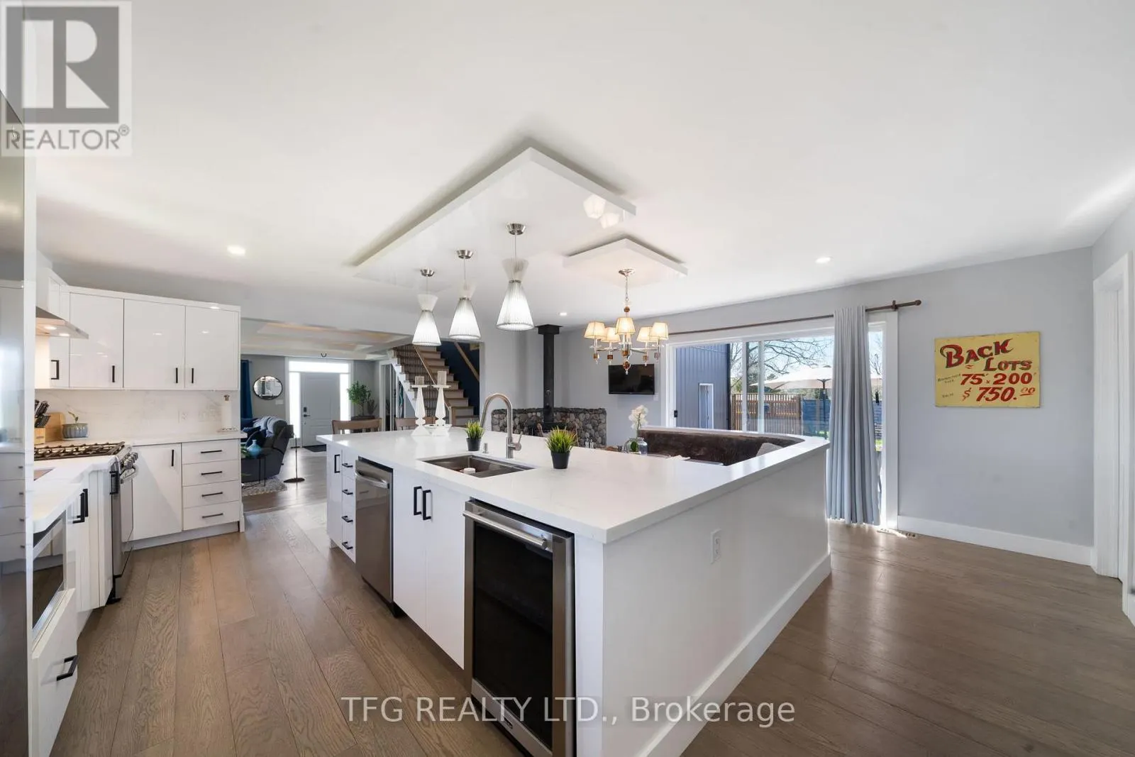 27 GREENWAY CIRCLE
