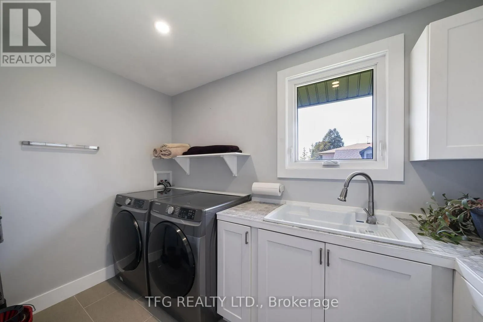 27 GREENWAY CIRCLE