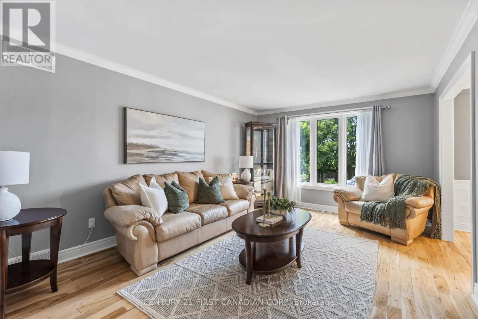 2 LONGVIEW COURT