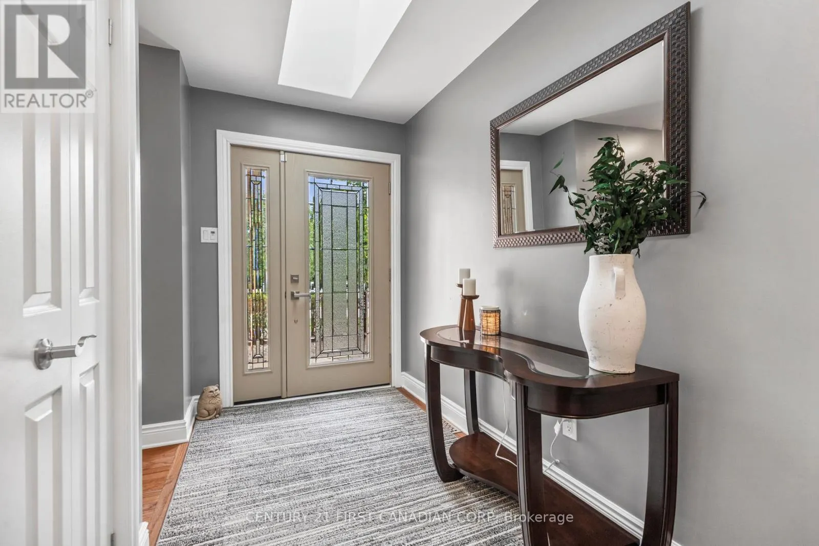 2 LONGVIEW COURT