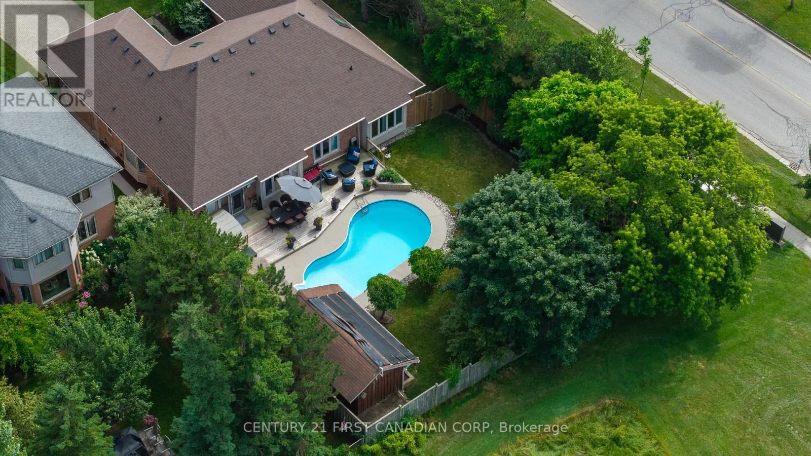 2 LONGVIEW COURT
