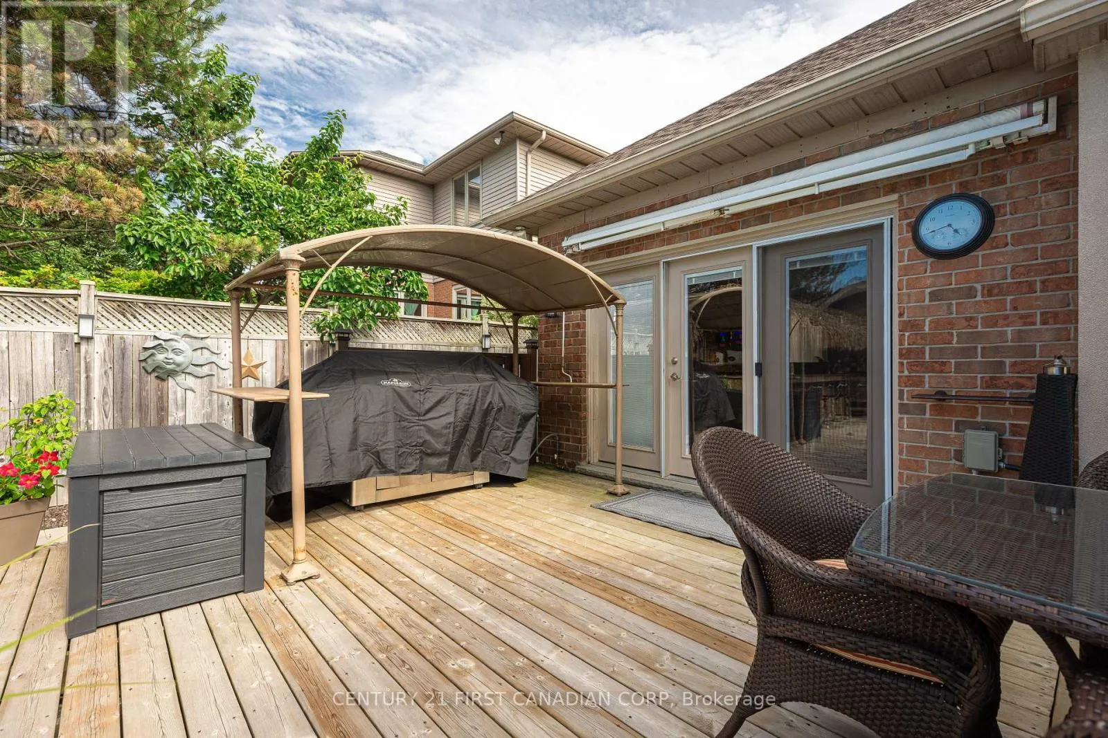 2 LONGVIEW COURT