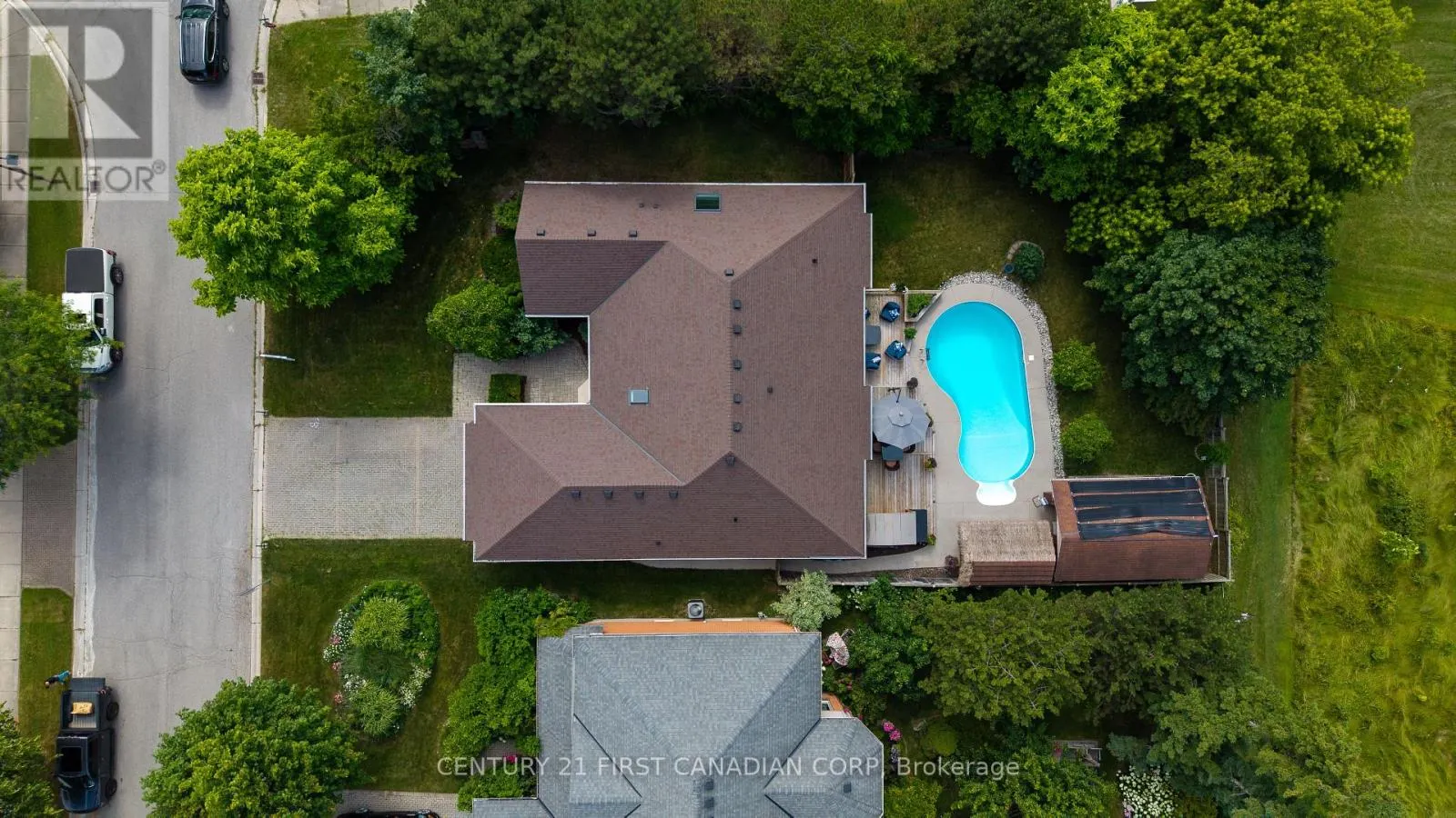 2 LONGVIEW COURT