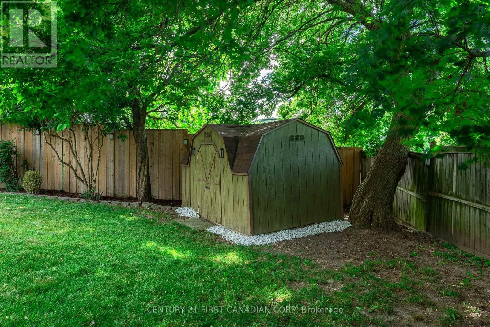 2 LONGVIEW COURT