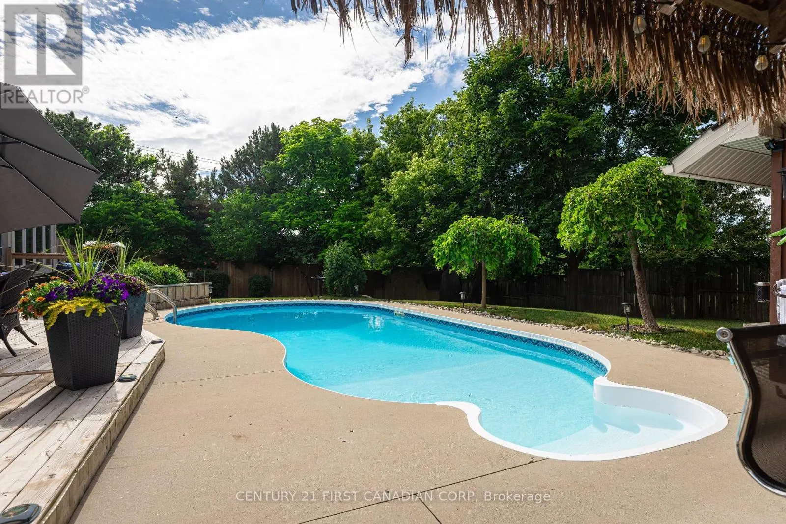2 LONGVIEW COURT