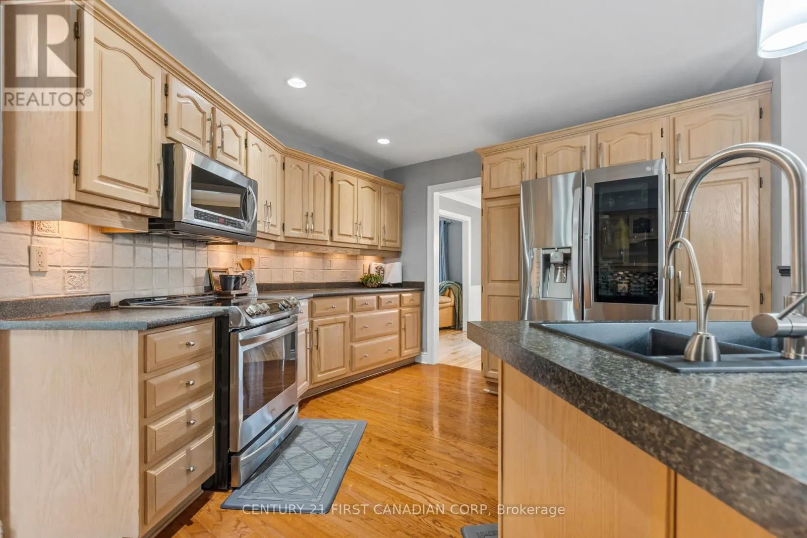 2 LONGVIEW COURT