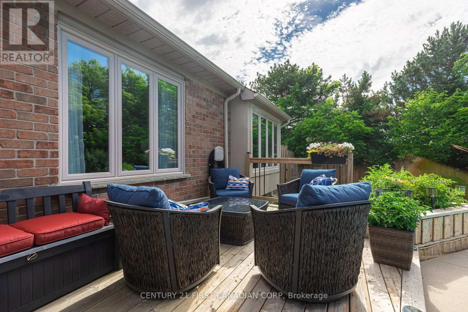 2 LONGVIEW COURT