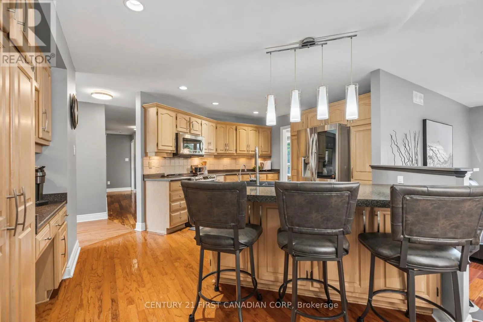 2 LONGVIEW COURT