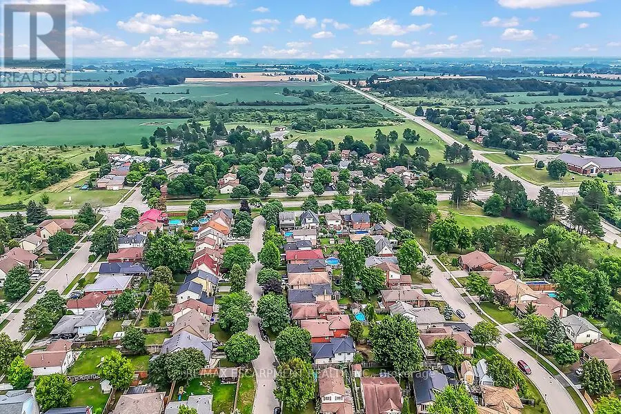 44 RAVINE CRESCENT