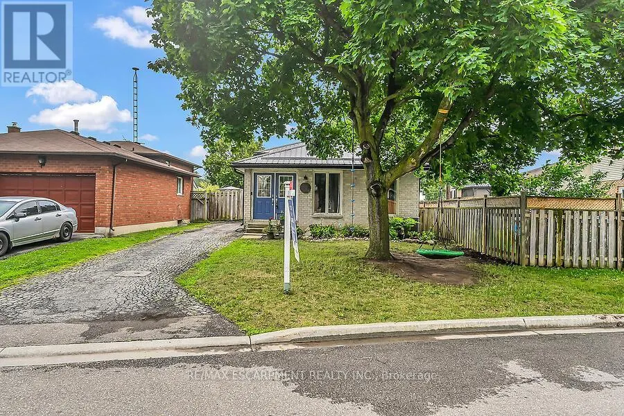 44 RAVINE CRESCENT