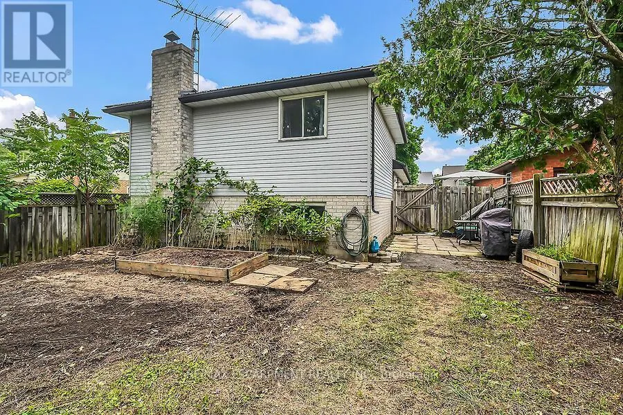 44 RAVINE CRESCENT