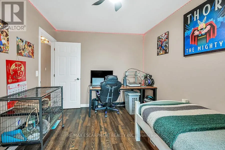 44 RAVINE CRESCENT