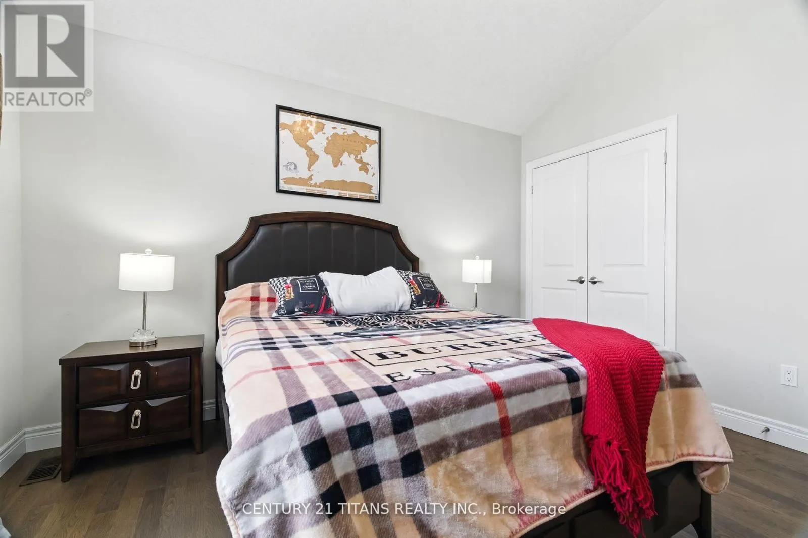 2 SPARROW CRESCENT E