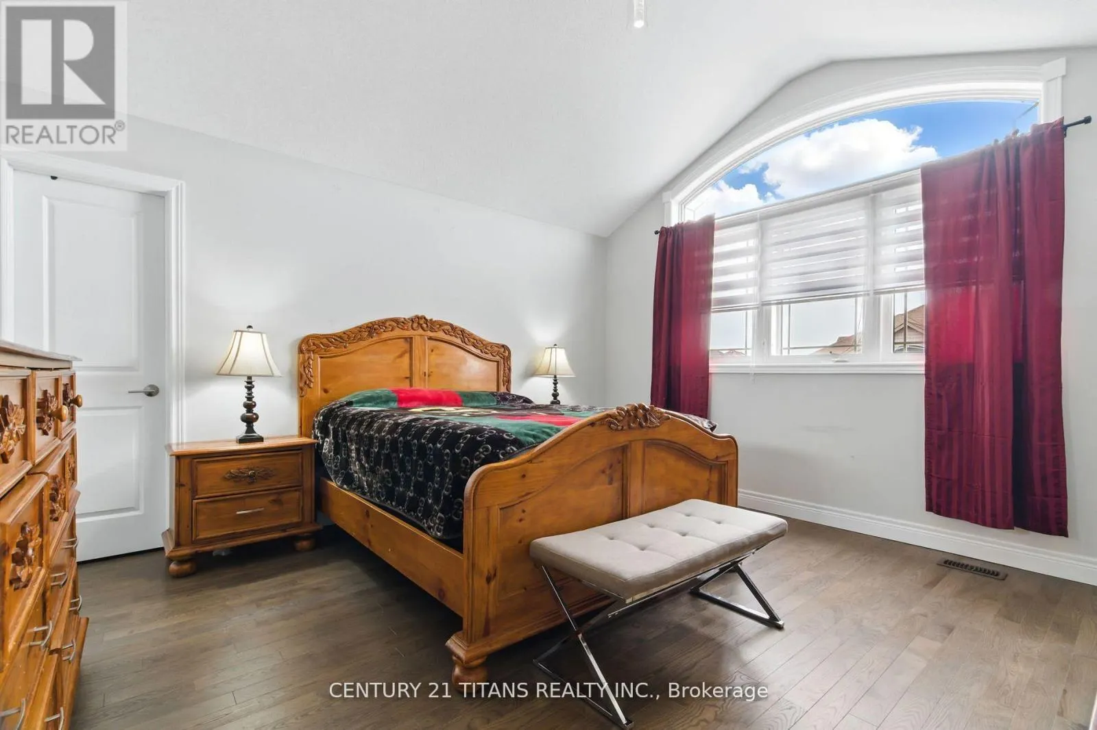 2 SPARROW CRESCENT E