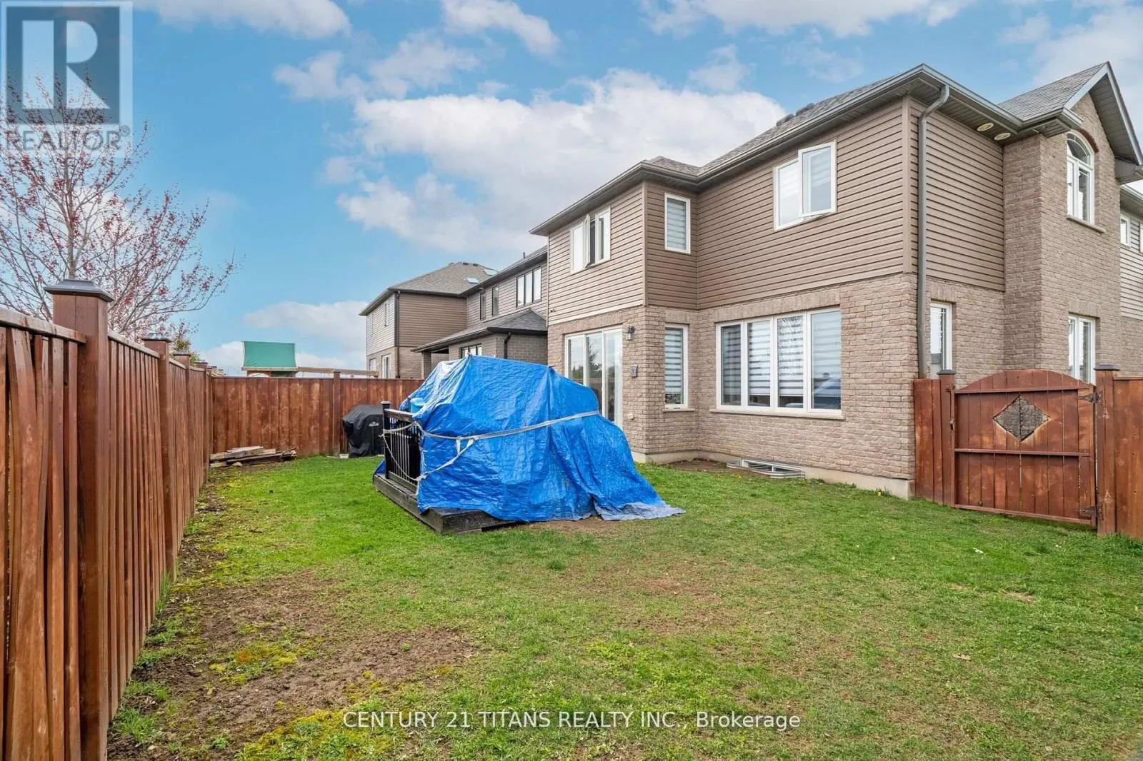 2 SPARROW CRESCENT E