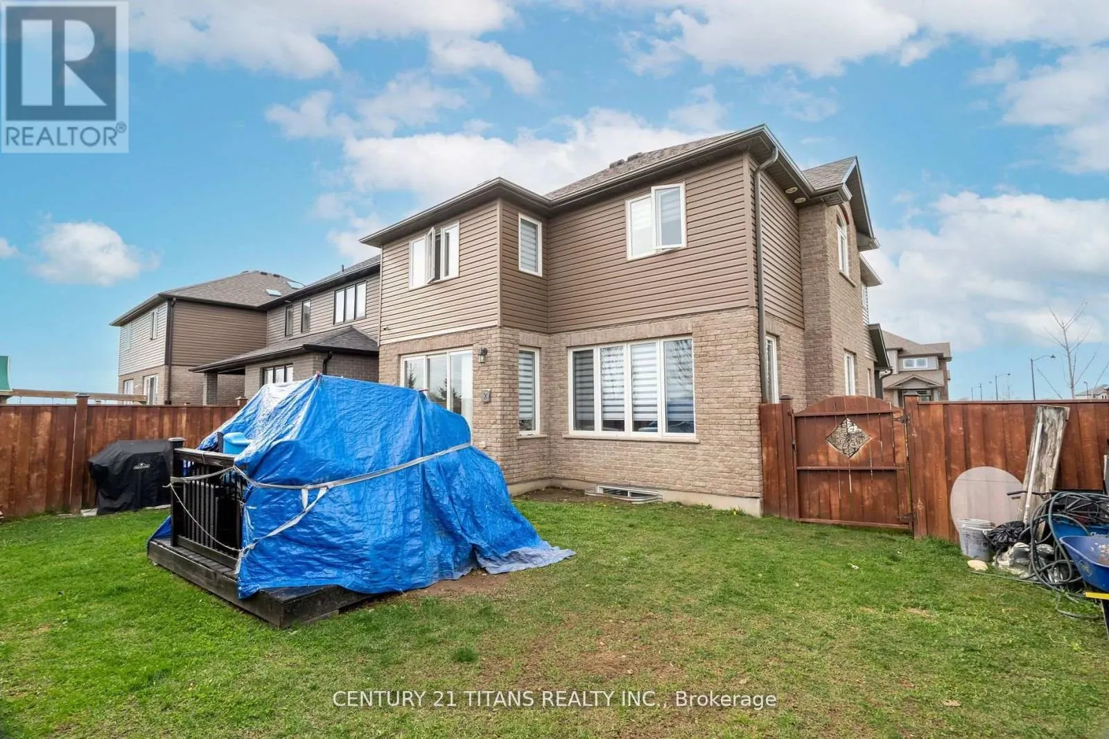 2 SPARROW CRESCENT E