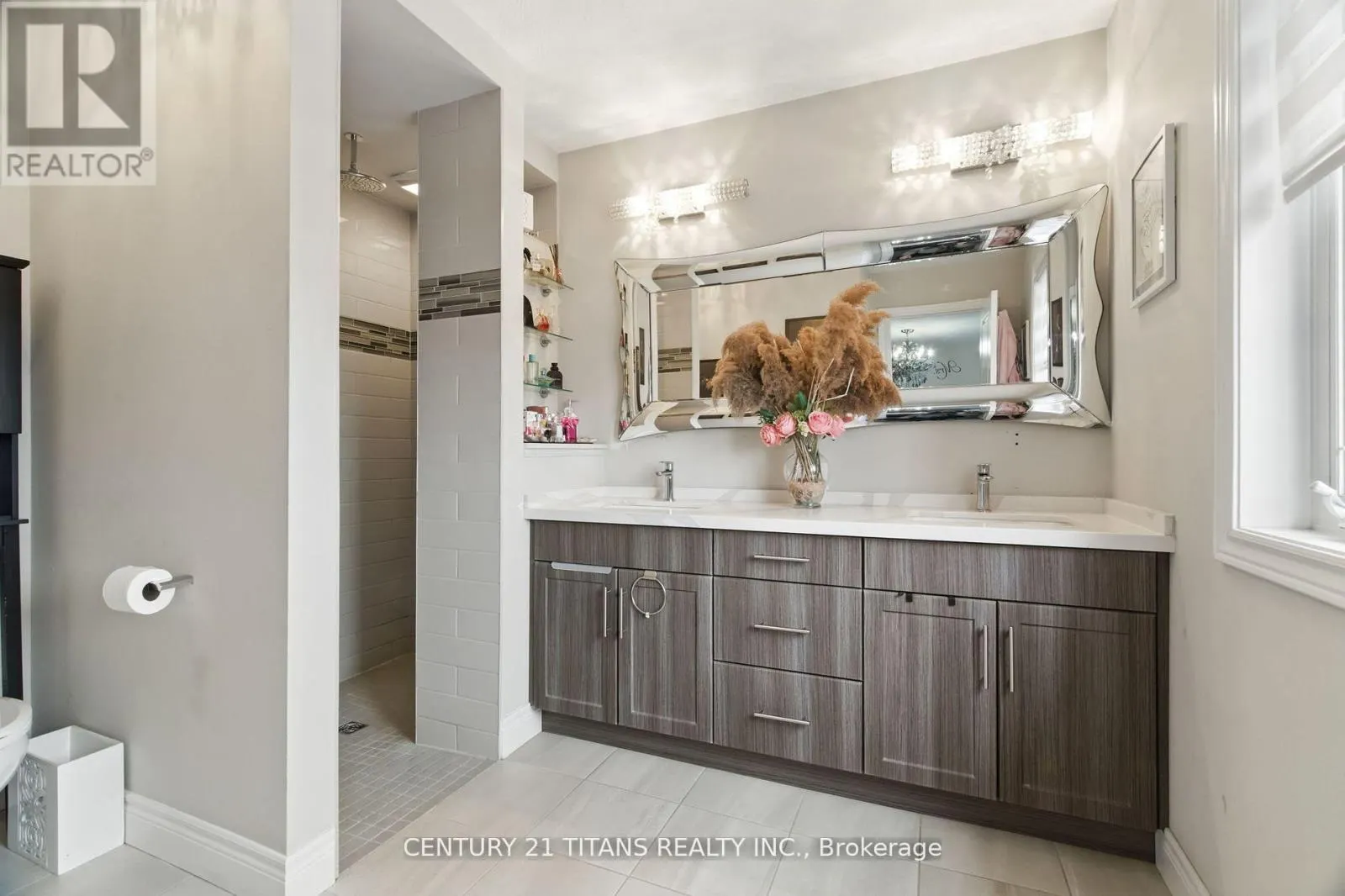 2 SPARROW CRESCENT E