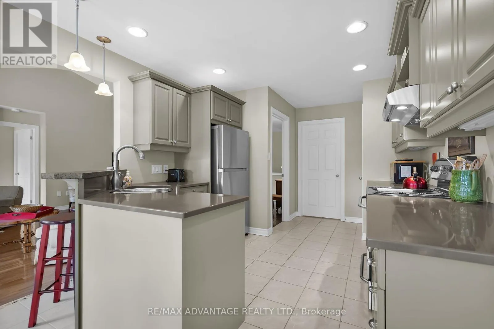 42 - 1502 WARBLER WOODS WALK, #42