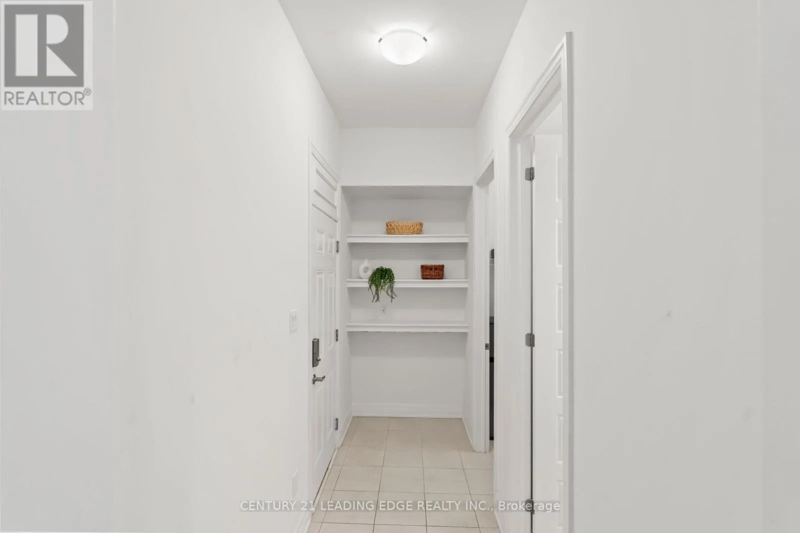 43 WILLIAM NADOR STREET