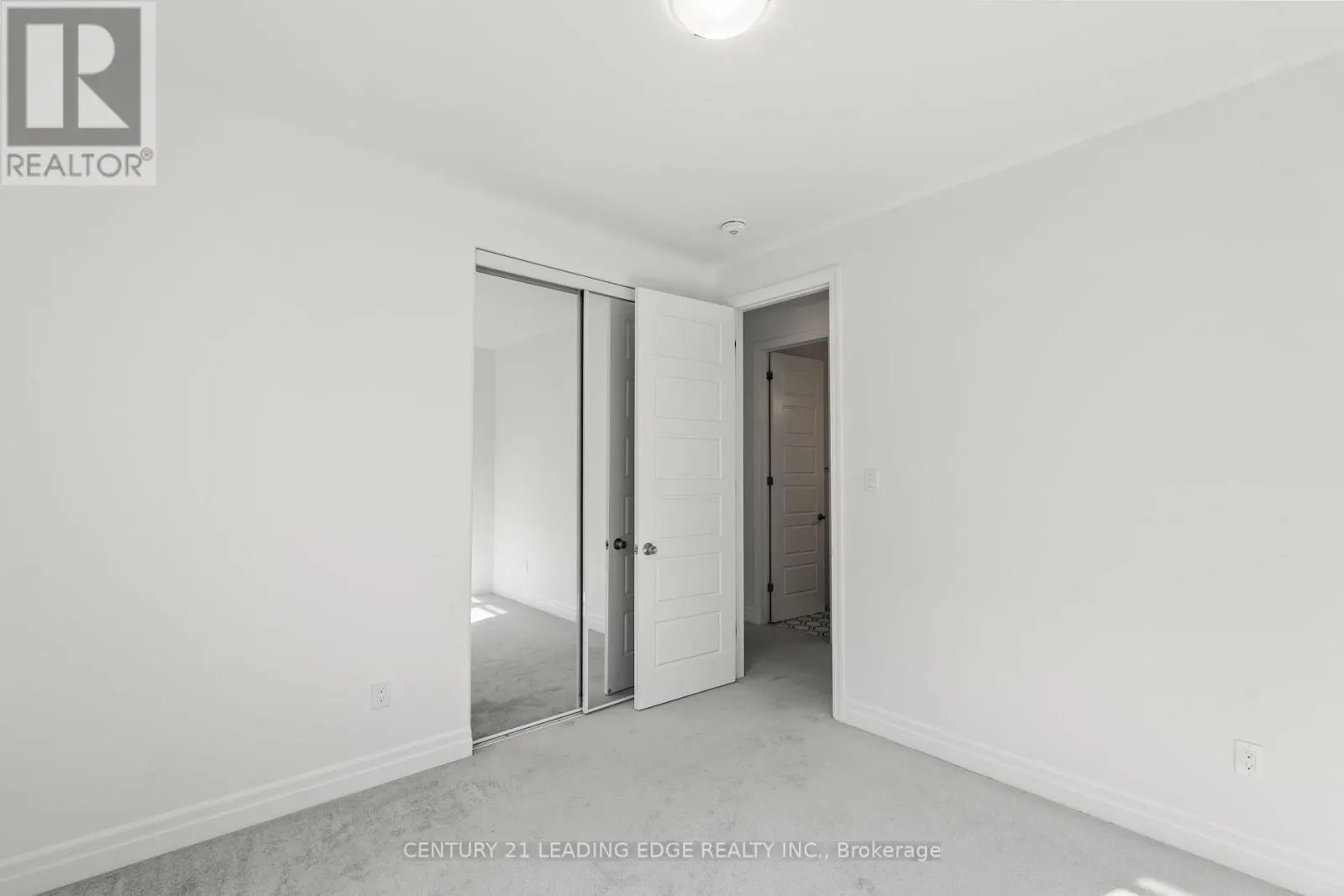 43 WILLIAM NADOR STREET