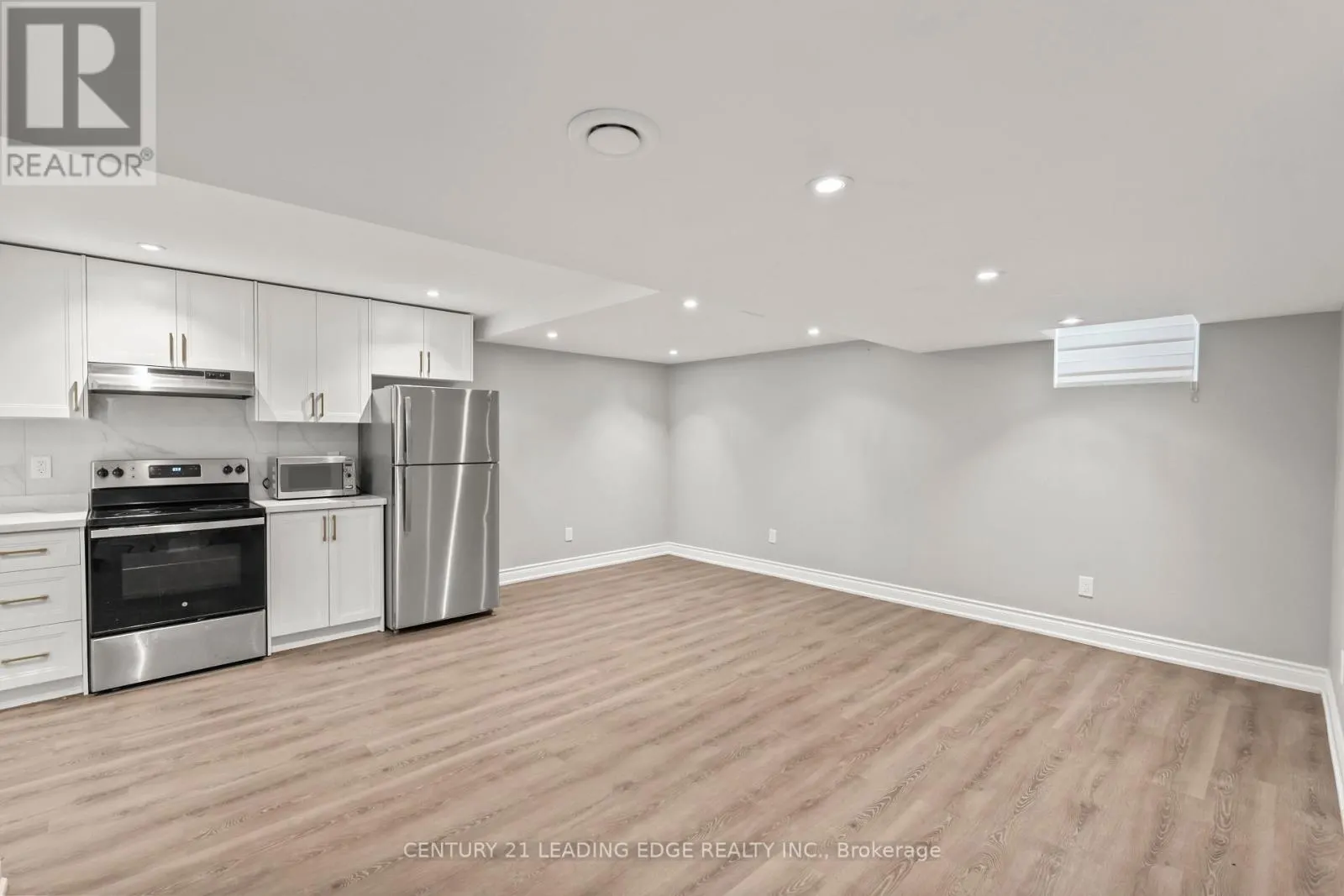 43 WILLIAM NADOR STREET