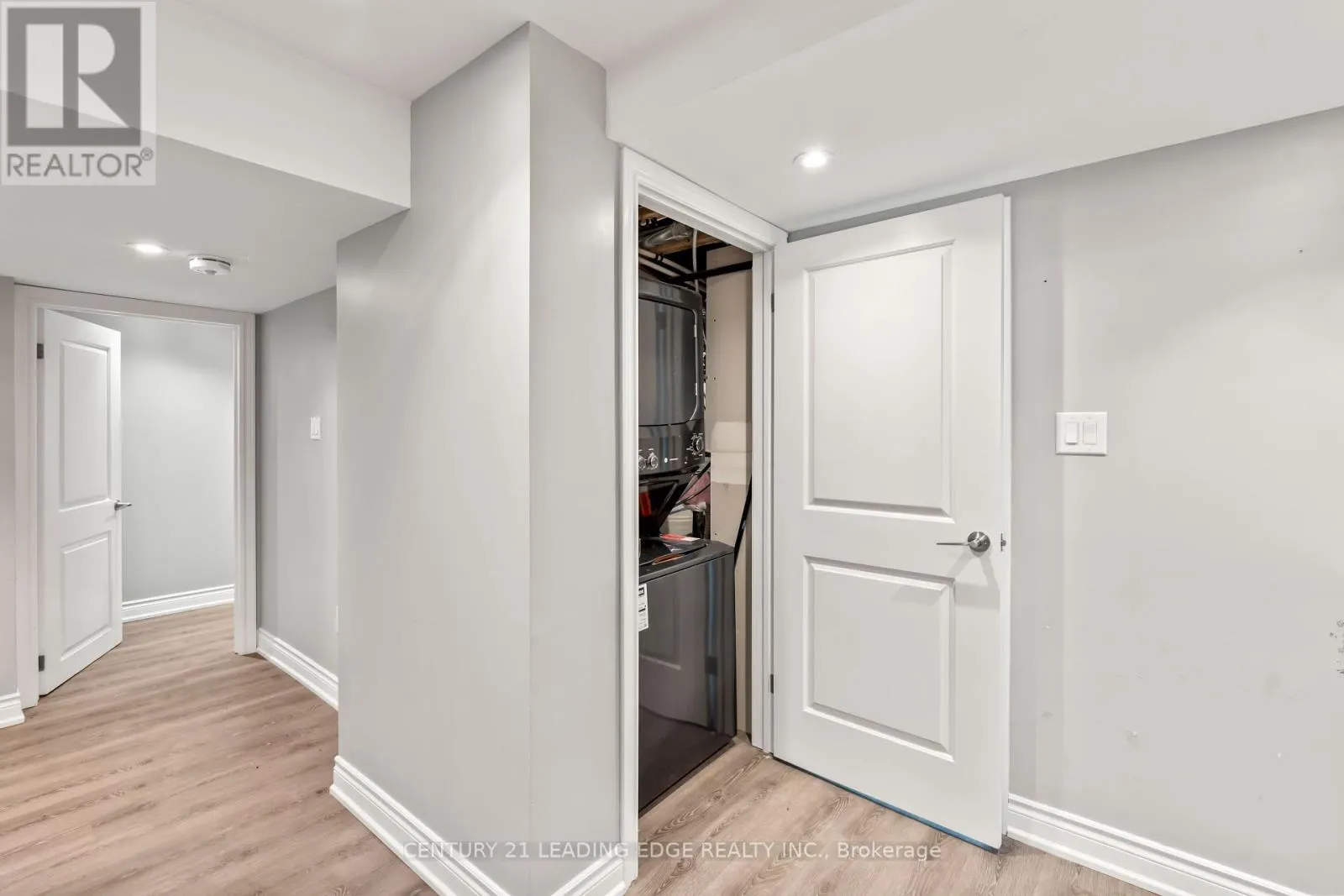 43 WILLIAM NADOR STREET