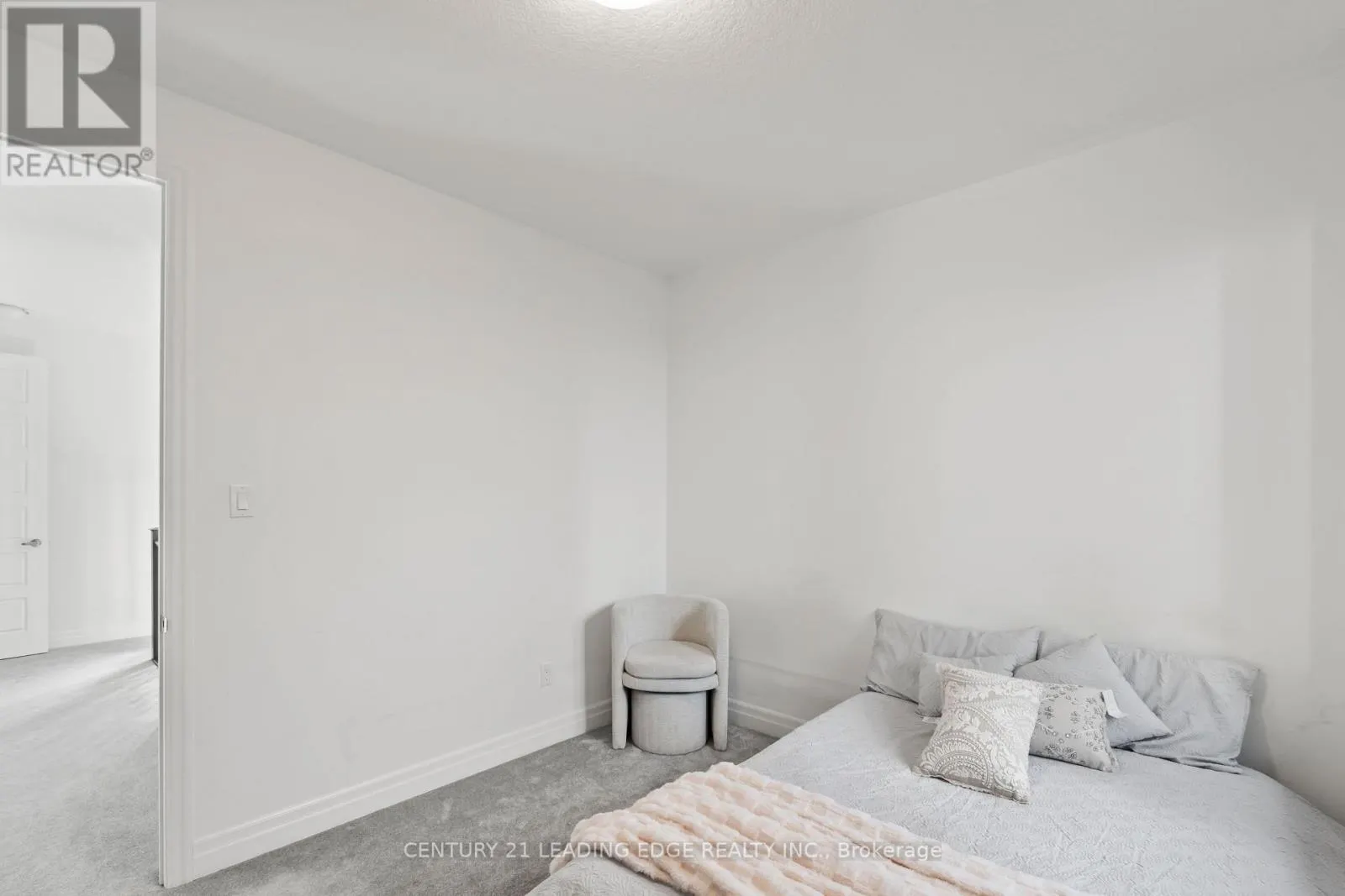 43 WILLIAM NADOR STREET